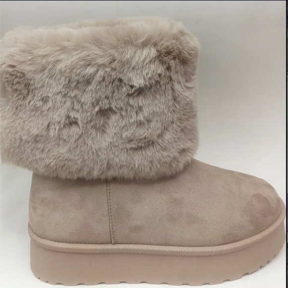 Women's Furry Slouchy Fluffy Shearing Round Toe Ankle Booties - Picture 3 of 3